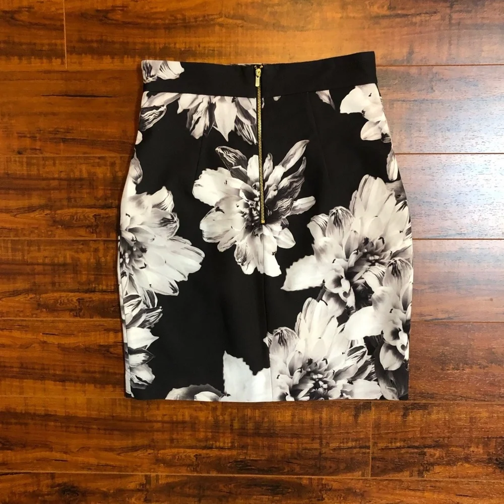 H&M Black Gray Floral Dressy Skirt sz US 6 - Picture 4 of 5